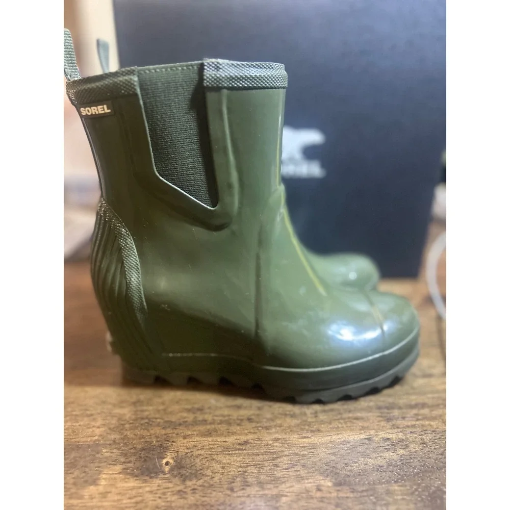 Sorel Joan Rain Wedge Chelsea Gloss Boots Nori Green Waterproof Womens 8.5